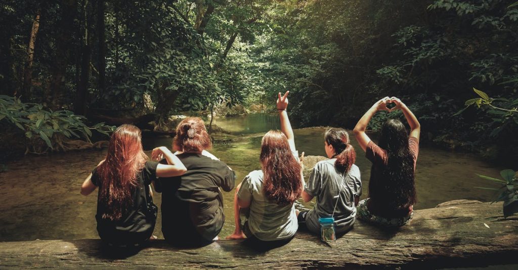 découvrez la thaïlande, un pays fascinant riche en culture, plages paradisiaques et gastronomie savoureuse. explorez ses temples majestueux, ses marchés animés et ses paysages époustouflants. un voyage inoubliable vous attend au cœur de l'asie du sud-est.