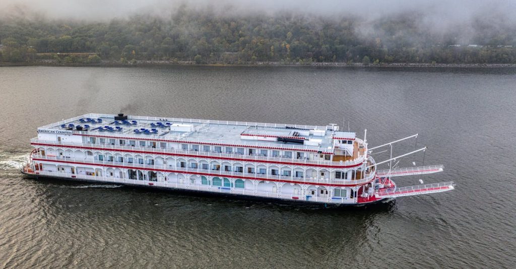 Une croisière sur le cher : découvrez le fleuve en bateau traditionnel découvrez la beauté des paysages maritimes lors d'une croisière en bateau traditionnel. embarquez pour une aventure inoubliable à travers des eaux cristallines, explorez des sites pittoresques et profitez de moments de détente au rythme des vagues.