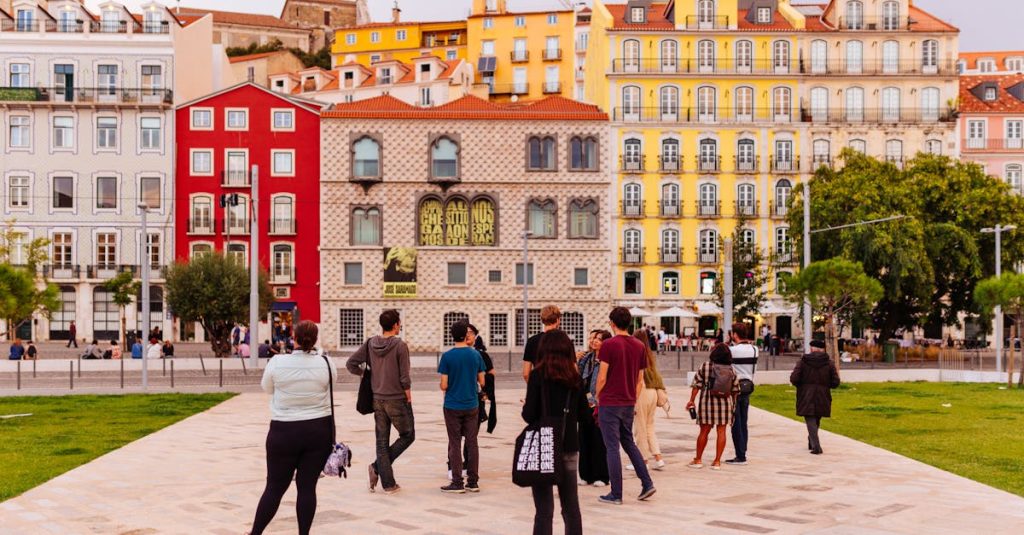 découvrez le portugal, un pays riche en histoire, culture vibrante et paysages à couper le souffle. explorez ses charmantes villes, savourez la délicieuse cuisine locale et profitez des magnifiques plages de la costa. une destination idéale pour les amateurs d'aventure et de détente.