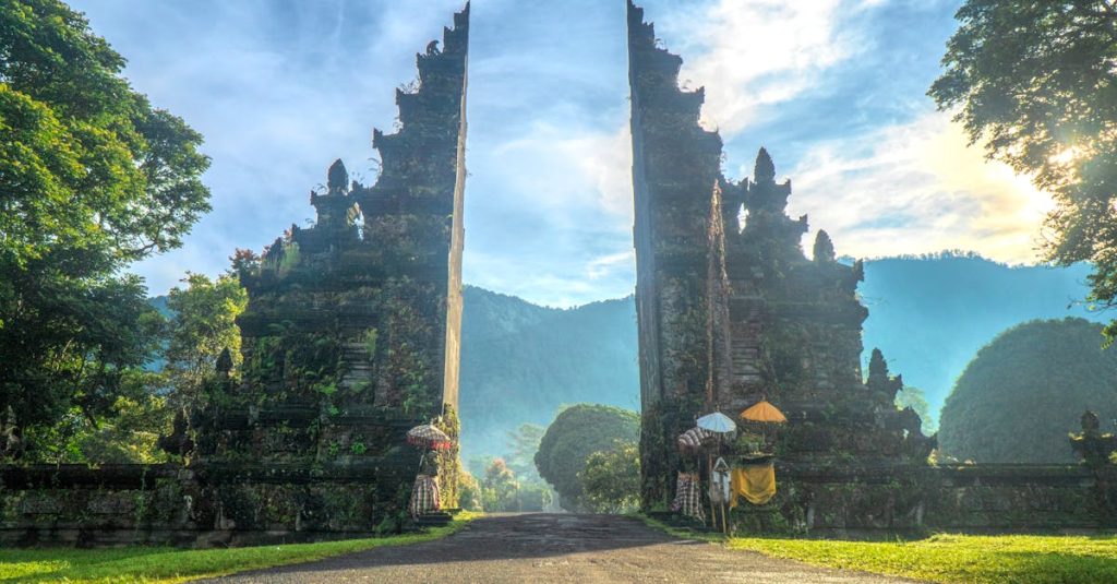 Via Fluvia : que faire, où dormir, comment s’organiser ? explorez le monde avec nos idées de voyage inspirantes et des conseils pratiques pour planifier votre prochaine aventure. découvrez des destinations uniques, des astuces pour économiser, et tout ce qu'il faut savoir pour vivre des expériences inoubliables.