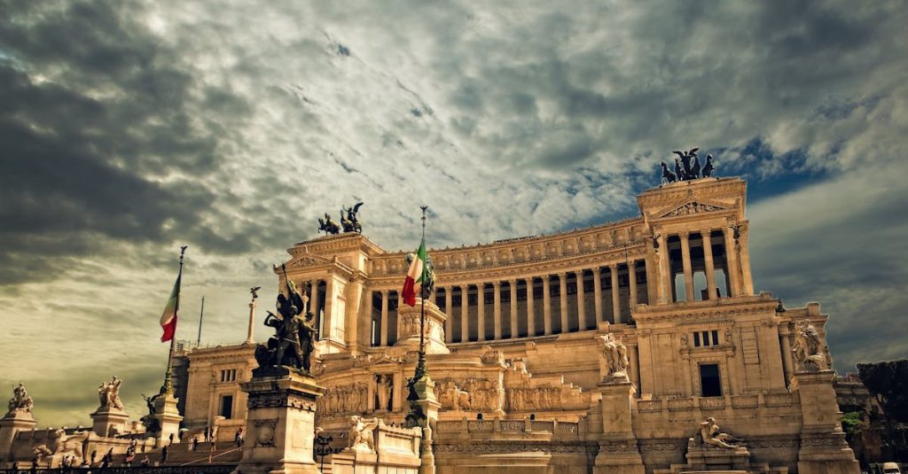 découvrez la magie de rome, la capitale italienne riche en histoire, culture et gastronomie. explorez ses monuments emblématiques comme le colisée, la fontaine de trevi et le vatican, tout en savourant la délicieuse cuisine locale. plongez dans l'atmosphère unique de cette ville éternelle.