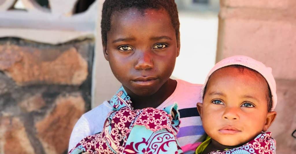 découvrez le mozambique, un pays d'afrique de l'est aux plages paradisiaques, à la culture riche et à la biodiversité exceptionnelle. explorez ses parcs nationaux, savourez sa cuisine unique et plongez dans l'hospitalité chaleureuse de ses habitants.