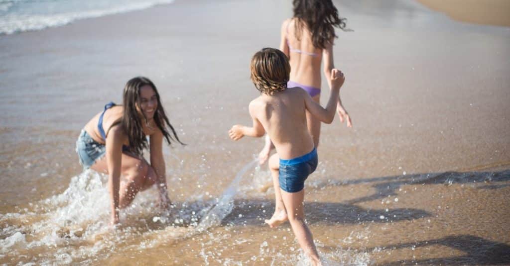 découvrez des conseils pratiques et des idées d'itinéraires pour des voyages en famille inoubliables. profitez de moments ensemble, explorez de nouvelles destinations et créez des souvenirs qui dureront toute une vie.