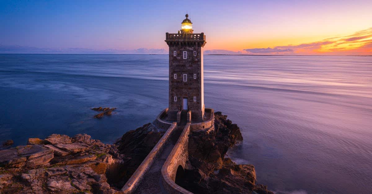 découvrez la bretagne, une région enchanteresse de france, riche en paysages marins époustouflants, traditions culturelles vivantes et délicieuses spécialités culinaires. partez à l'aventure à travers ses côtes découpées, ses charmants villages et son histoire fascinante.