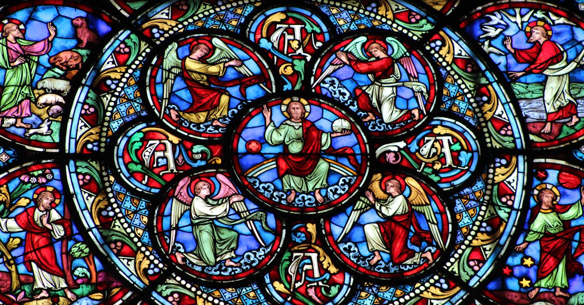 découvrez chartres, une ville emblématique de france, célèbre pour sa cathédrale gothique classée au patrimoine mondial de l'unesco, ses charmantes ruelles et son riche patrimoine culturel. explorez ses festivals, ses musées et laissez-vous séduire par l'art de vivre à la française.