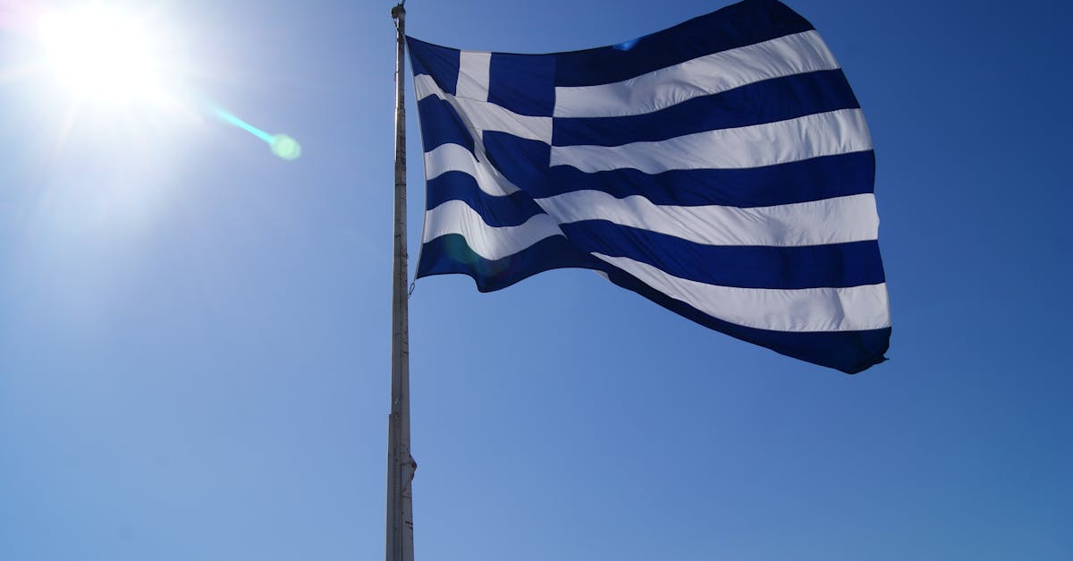 découvrez la grèce, un pays riche en histoire, culture et paysages époustouflants. explorez ses îles enchanteresses, ses sites antiques emblématiques comme l'acropole, et savourez la délicieuse cuisine méditerranéenne. plongez dans la beauté naturelle et l'hospitalité chaleureuse qui font de la grèce une destination incontournable.