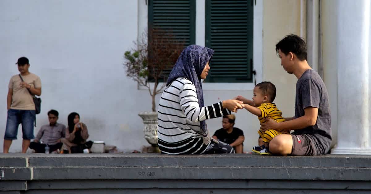découvrez des paysages époustouflants et des aventures inoubliables en famille en islande ! partez à la rencontre des geysers, des cascades majestueuses et des plages de sable noir, tout en vivant des moments uniques ensemble. préparez-vous à créer des souvenirs impérissables au cœur de la nature sauvage islandaise.