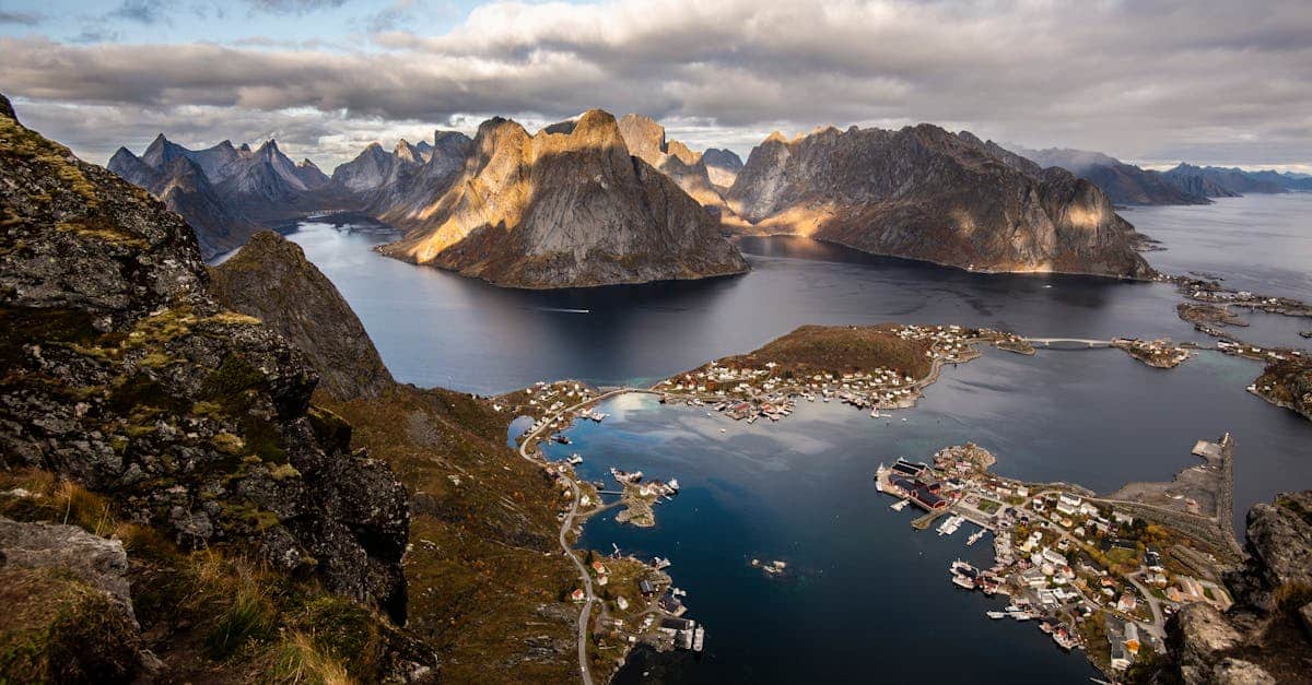 découvrez des activités de montagne passionnantes pour tous les niveaux ! randonnées, escalade, ski et bien plus vous attendent dans des paysages à couper le souffle. aventure, détente et nature se rejoignent pour une expérience inoubliable.