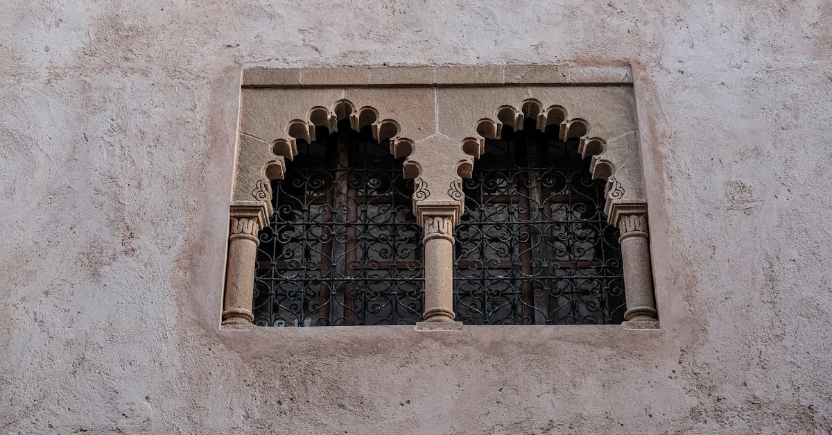 découvrez les merveilles du rwanda, un pays riche en biodiversité et en culture. explorez ses parcs nationaux, rencontrez les gorilles majestueux et plongez dans l'histoire fascinante de cette destination unique. préparez votre voyage au cœur des paysages époustouflants du rwanda.