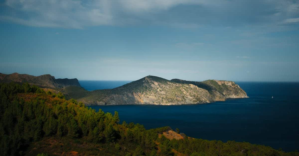découvrez les meilleures destinations ensoleillées pour vos escapades d'hiver. évadez-vous vers des lieux où le soleil brille, offrant détente et paysages magnifiques, parfaits pour recharger vos batteries pendant la saison froide.