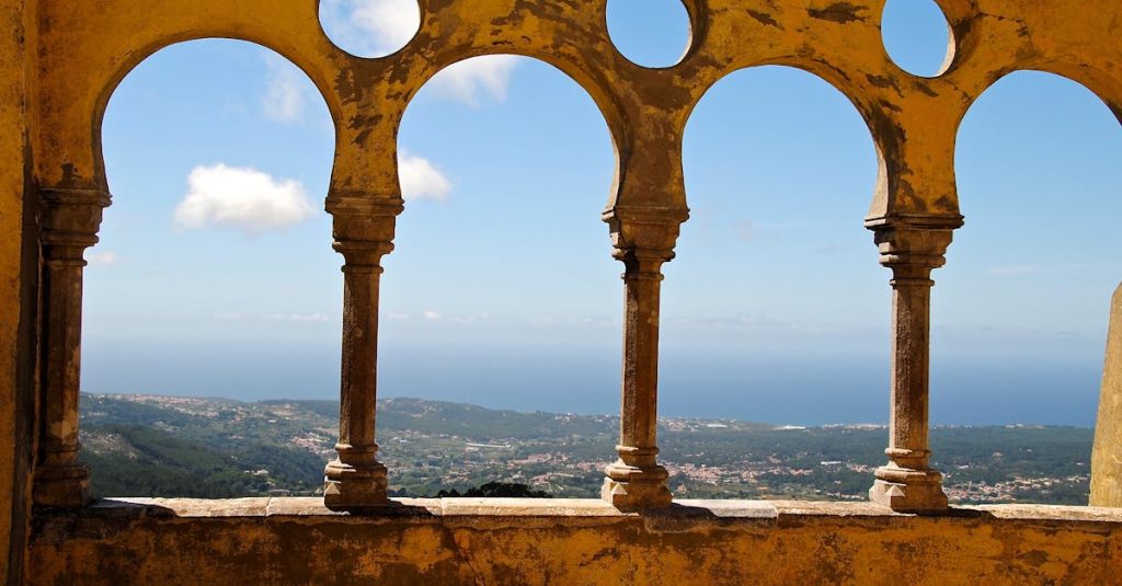 découvrez le portugal, un pays riche en culture, paysages magnifiques et délicieuses spécialités culinaires. explorez ses villes historiques, ses plages ensoleillées et son ambiance chaleureuse qui font de chaque visite une expérience inoubliable.