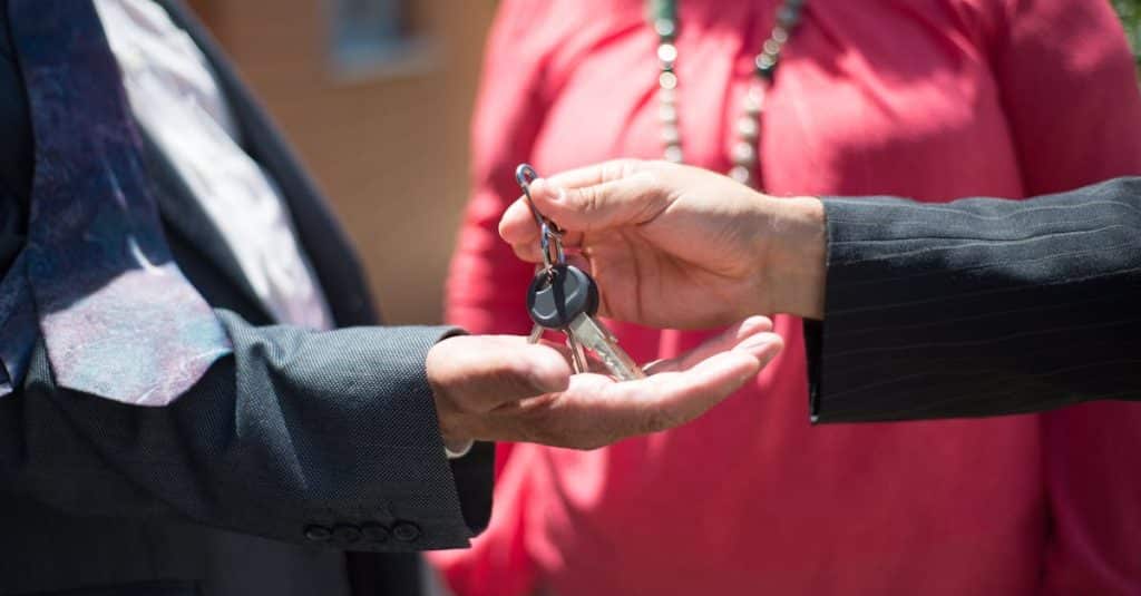 découvrez le concept d'échange de maison pour des vacances atypiques et enrichissantes. échangez votre domicile avec d'autres voyageurs tout en économisant sur l'hébergement et en vivant une expérience immersive dans de nouvelles cultures.