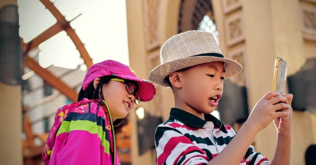 découvrez des conseils et astuces pour organiser des voyages en famille inoubliables. explorez des destinations adaptées aux enfants, des activités à partager et des hébergements familiaux pour vous garantir des moments privilégiés ensemble.