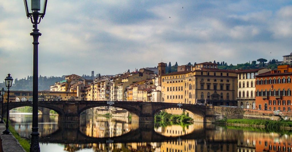 découvrez l'italie, un pays riche en histoire, culture et paysages à couper le souffle. explorez ses célèbres villes, savourez sa délicieuse cuisine et plongez dans un héritage artistique inégalé. l'italie vous attend pour une expérience inoubliable!