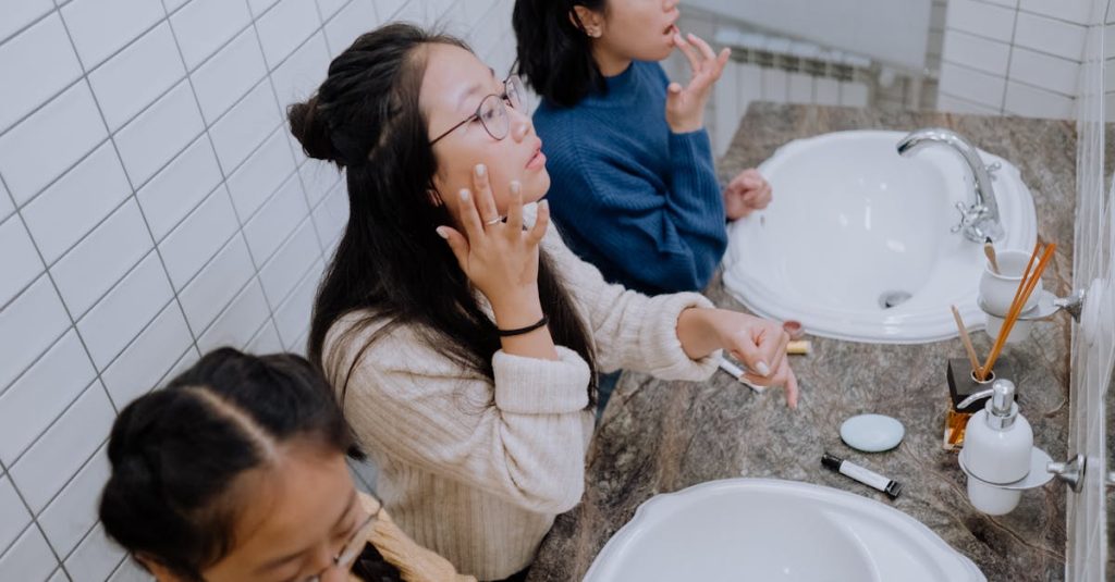 découvrez des conseils pratiques et des astuces pour renforcer les liens familiaux, favoriser l'harmonie au sein de votre foyer et surmonter les défis quotidiens en famille. apprenez à mieux communiquer et à partager des moments inoubliables ensemble.