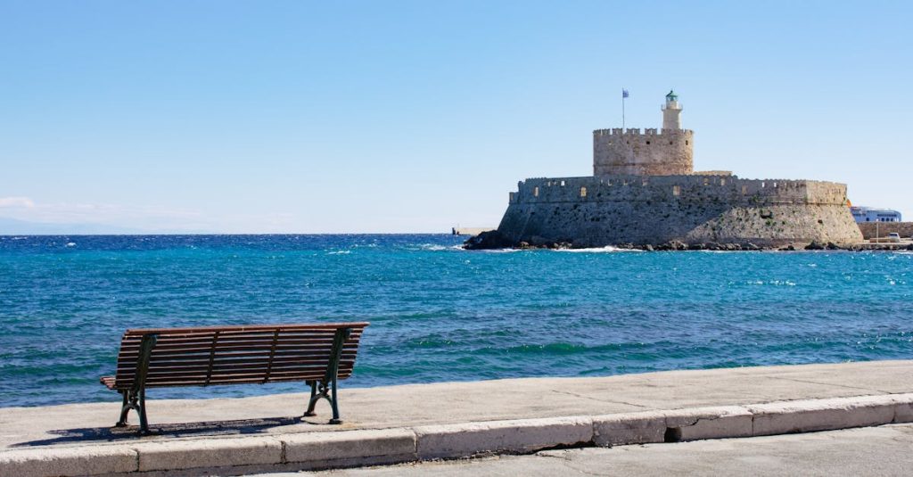 découvrez rhodes, l'une des plus belles îles de la grèce, réputée pour ses plages ensoleillées, son riche patrimoine historique et son ambiance méditerranéenne. explorez ses sites antiques, savourez la cuisine locale et plongez dans des eaux cristallines.