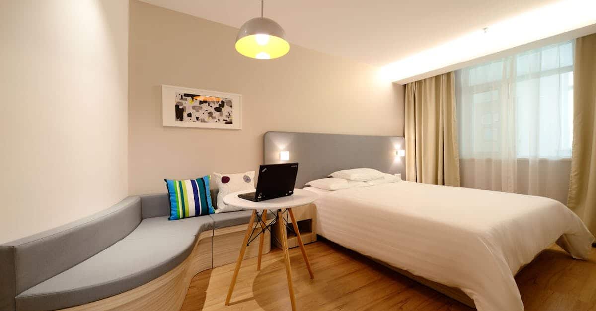 découvrez nos options d'hébergement confortables et adaptées à tous les budgets. que vous recherchiez une chambre d'hôtel intime, une villa spacieuse ou un appartement moderne, trouvez le logement parfait pour votre séjour.