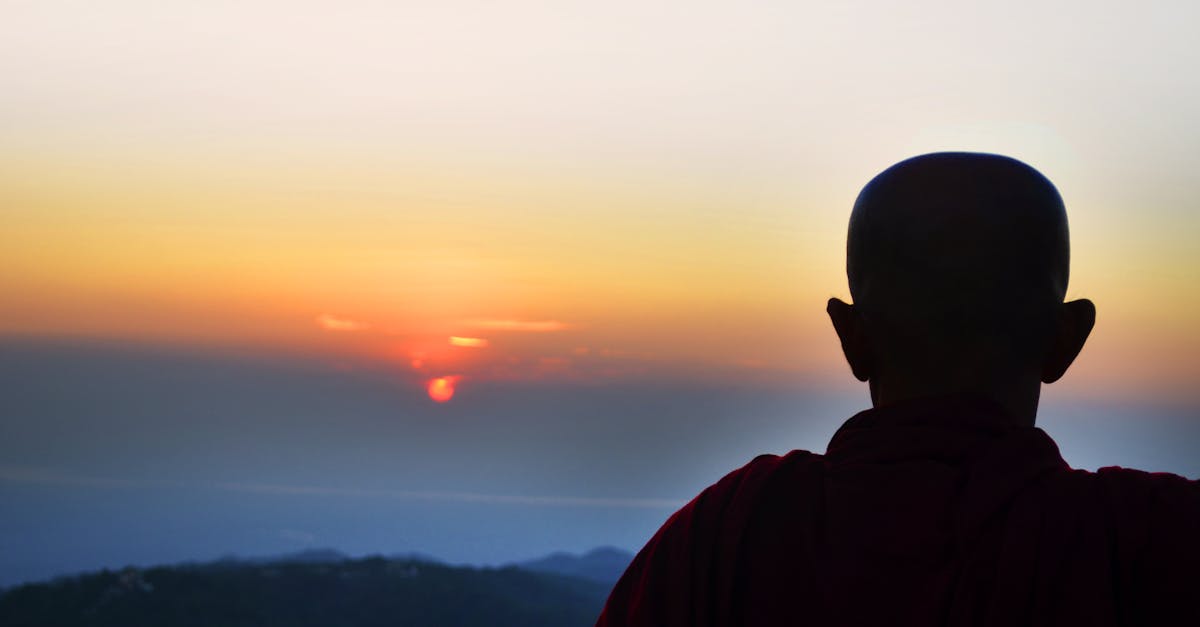 découvrez l'incroyable richesse culturelle et naturelle de la birmanie, un pays aux paysages époustouflants, aux temples majestueux et à l'hospitalité chaleureuse de ses habitants. plongez dans l'histoire fascinante et les traditions uniques de cette destination émergente en asie du sud-est.