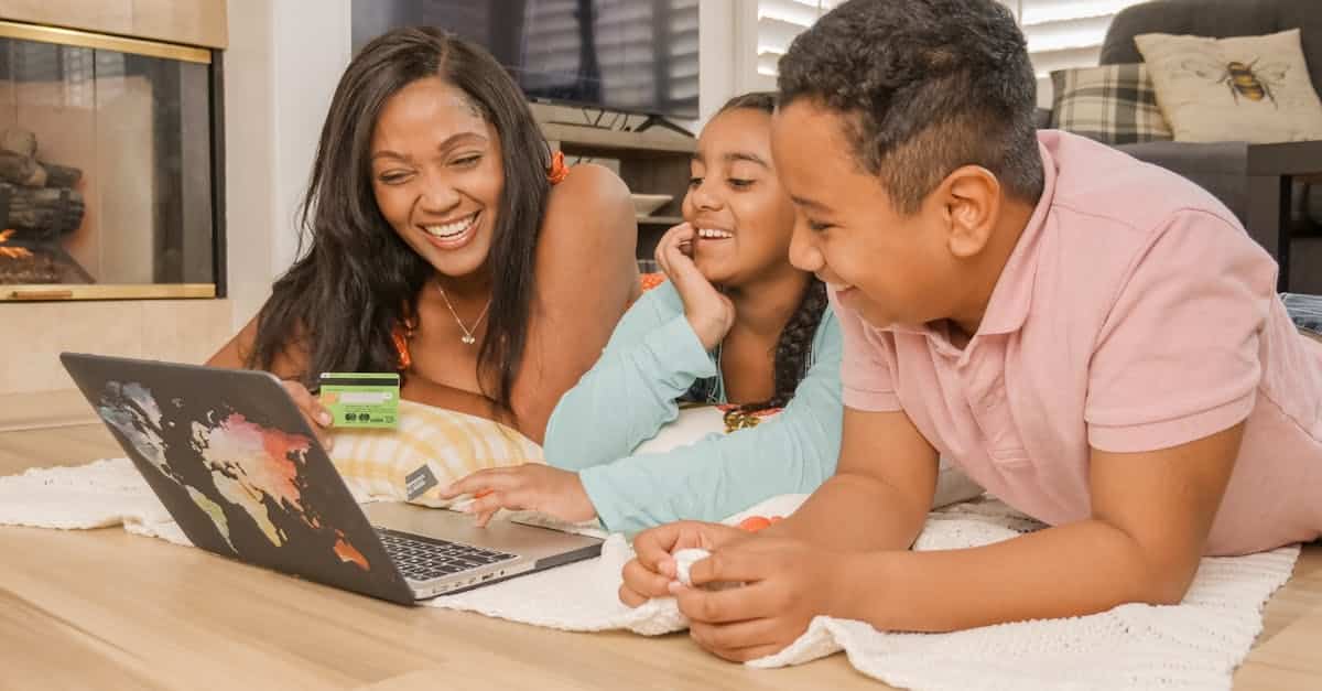 découvrez des activités familiales enrichissantes et amusantes qui rapprochent les membres de votre famille. explorez des idées d'outdoor, des jeux, des ateliers créatifs et des sorties culturelles pour passer des moments inoubliables ensemble.