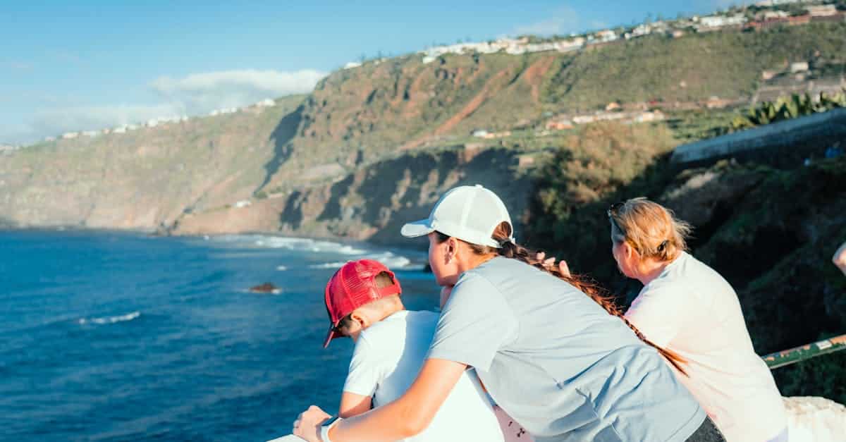 découvrez les family islands, un havre de paix en pleine nature où la culture bahaméenne se mêle à des paysages paradisiaques. explorez des plages de sable blanc, des eaux cristallines et une diversité de faune marine, tout en profitant d'activités familiales inoubliables.