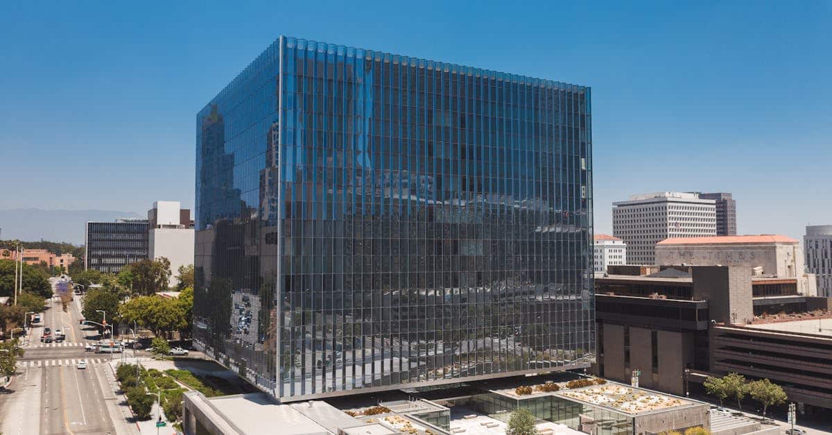 découvrez la clusaz, une station de ski pittoresque nichée dans les alpes françaises, idéale pour les amoureux de la montagne. profitez de ses paysages époustouflants, de ses pistes variées et de son ambiance chaleureuse. que vous soyez skieur débutant ou expérimenté, la clusaz vous promet des vacances inoubliables.