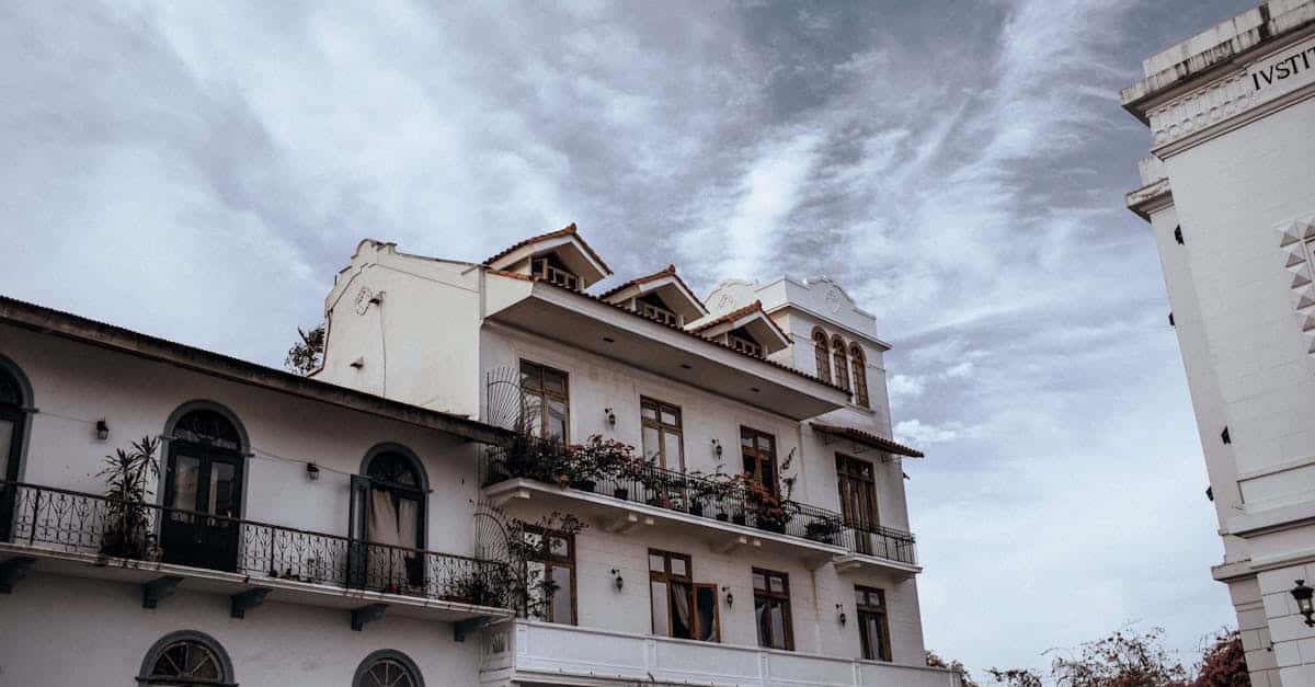 découvrez le panama, une destination fascinante où la nature luxuriante rencontre une riche histoire culturelle. explorez le célèbre canal, les plages paradisiaques et la biodiversité exceptionnelle de ce pays d'amérique centrale.