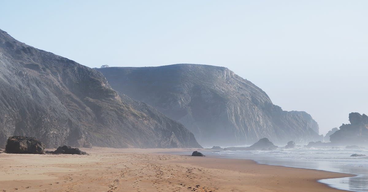 découvrez le portugal, un pays riche en culture, histoire et paysages à couper le souffle. explorez ses villes vibrantes, sa délicieuse gastronomie et ses plages ensoleillées. parfait pour les amateurs de nature et de patrimoine.