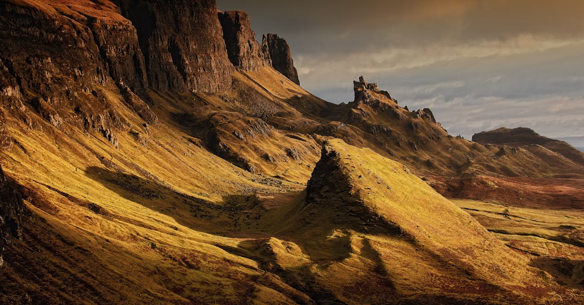 découvrez la beauté brute de l'écosse, avec ses paysages époustouflants, ses châteaux historiques, et sa riche culture. explorez des villes comme édimbourg et glasgow, parcourez les highlands, et savourez la gastronomie locale tout en vous imprégnant des légendes et des traditions écossaises.