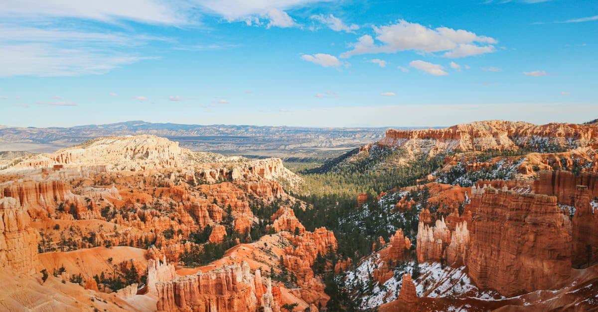 découvrez le sud-ouest de la france, une région riche en culture, saveurs gastronomiques et paysages époustouflants. explorez ses montagnes, ses plages dorées et ses charmants villages, tout en savourant des vins et spécialités locales. parfait pour les amateurs de nature et de traditions.