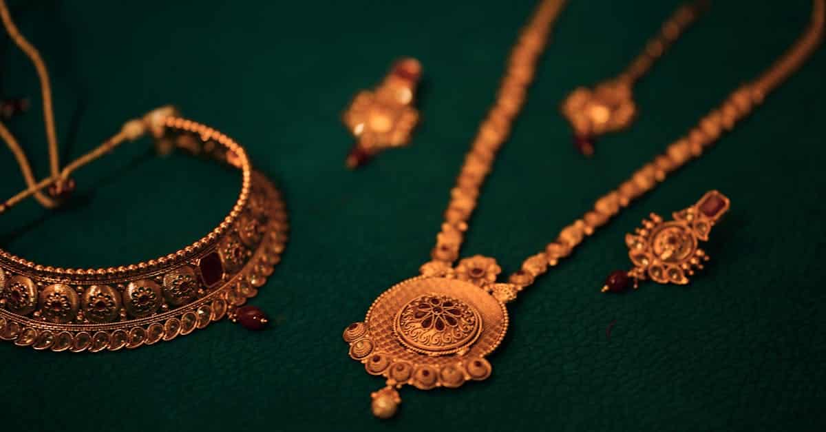 découvrez l'univers fascinant des trésors, où légendes et histoires mystérieuses se mêlent pour révéler des richesses inestimables. plongez dans l'aventure et explorez des découvertes uniques à travers le temps.