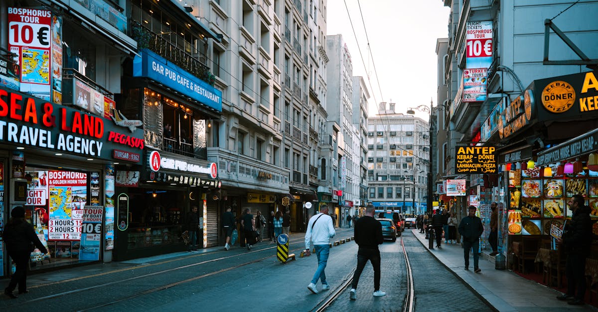 découvrez l'importance de la diversité culturelle, un facteur clé d'enrichissement des sociétés modernes. explorez les différentes expressions artistiques, les traditions et les héritages qui façonnent notre humanité commune et favorisent le respect et la compréhension entre les peuples.