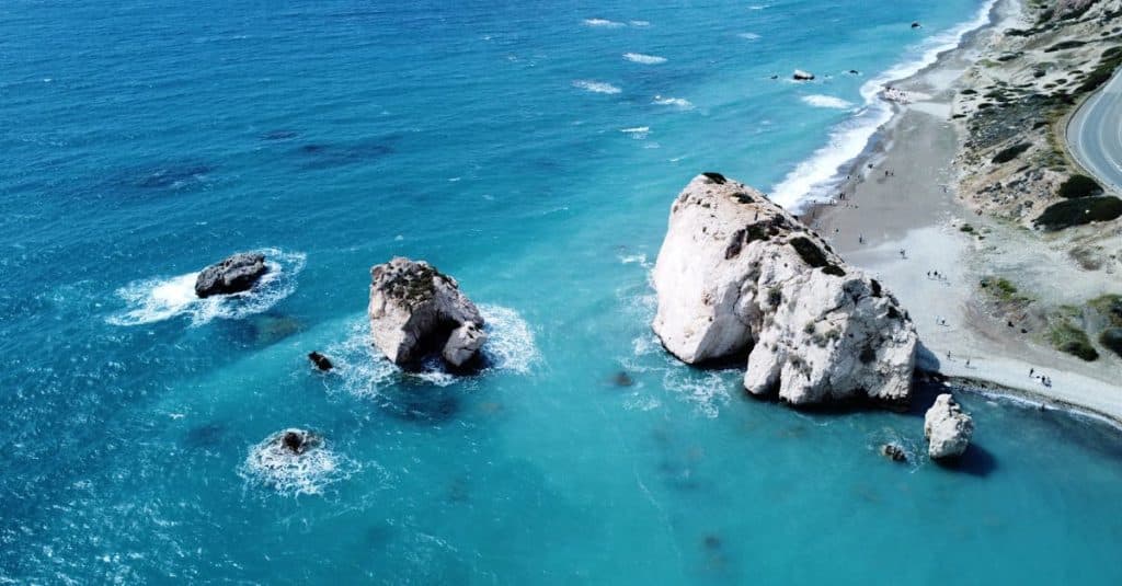 découvrez les îles mythiques, des destinations enchantées où légendes et paysages exceptionnels se rencontrent. explorez des cultures fascinantes et des merveilles naturelles qui vous transportent au cœur de récits captivants.