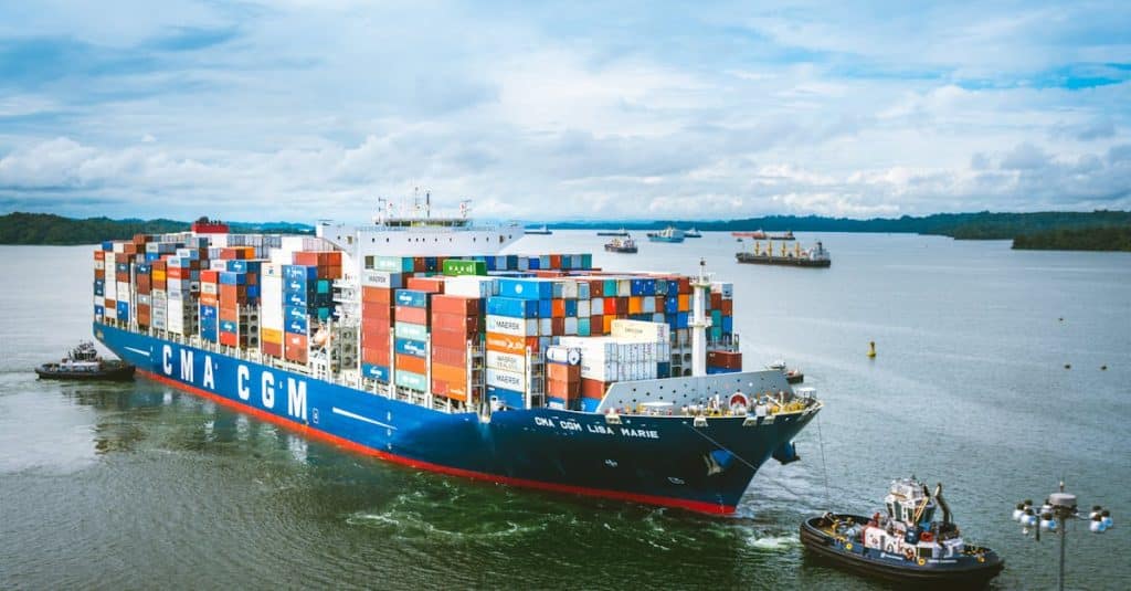 découvrez l'importance historique et géographique du canal de panama, cette merveille d'ingénierie qui relie l'océan atlantique à l'océan pacifique. explorez son impact sur le commerce mondial et son rôle dans l'histoire maritime.