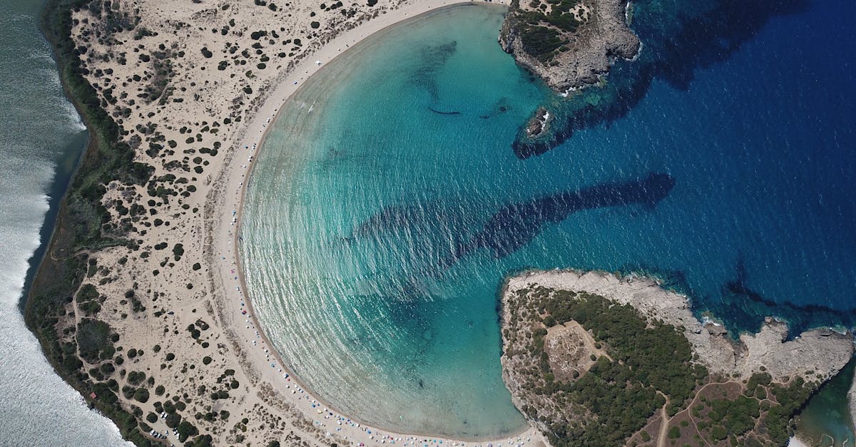 découvrez les plages paradisiaques qui attirent les voyageurs du monde entier. sable blanc, eaux turquoise et paysages à couper le souffle vous attendent pour des vacances inoubliables au bord de la mer.