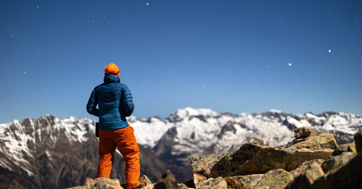 découvrez les pyrénées, une chaîne de montagnes majestueuse offrant des paysages époustouflants, des activités de plein air variées et une richesse culturelle unique. parfait pour les amoureux de la nature et les aventuriers en quête de sensations fortes.