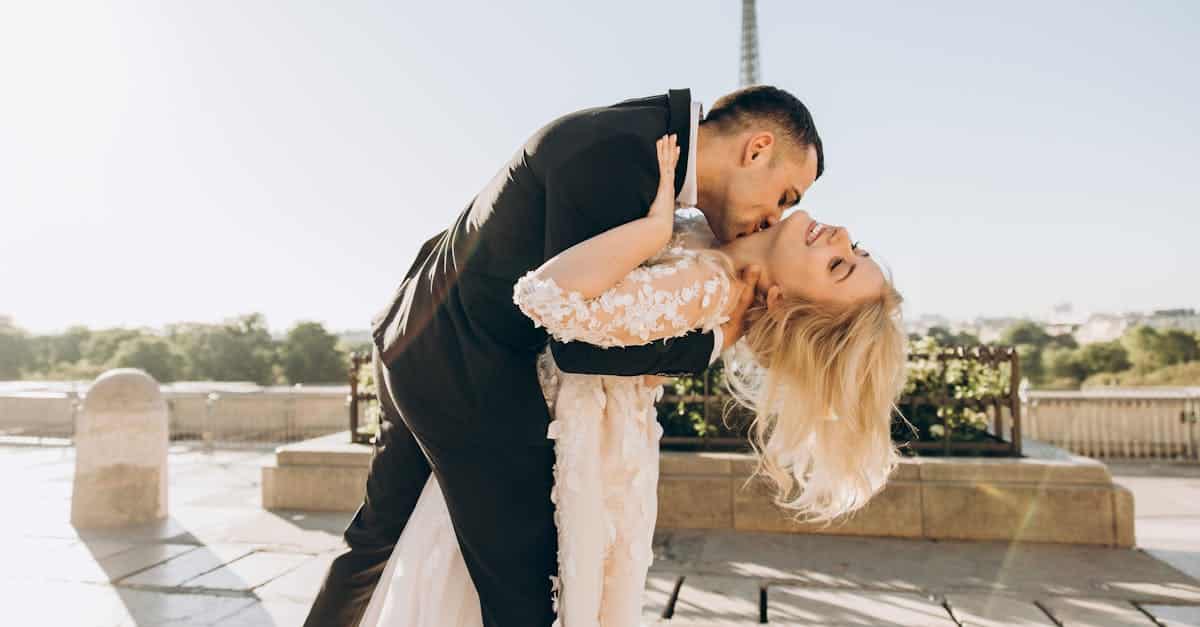 découvrez l'essence même du romantisme à travers des expériences, des idées et des conseils pour raviver la flamme de l'amour. que ce soit pour une soirée inoubliable ou des gestes tendres au quotidien, plongez dans un univers où chaque moment devient une douce déclaration.
