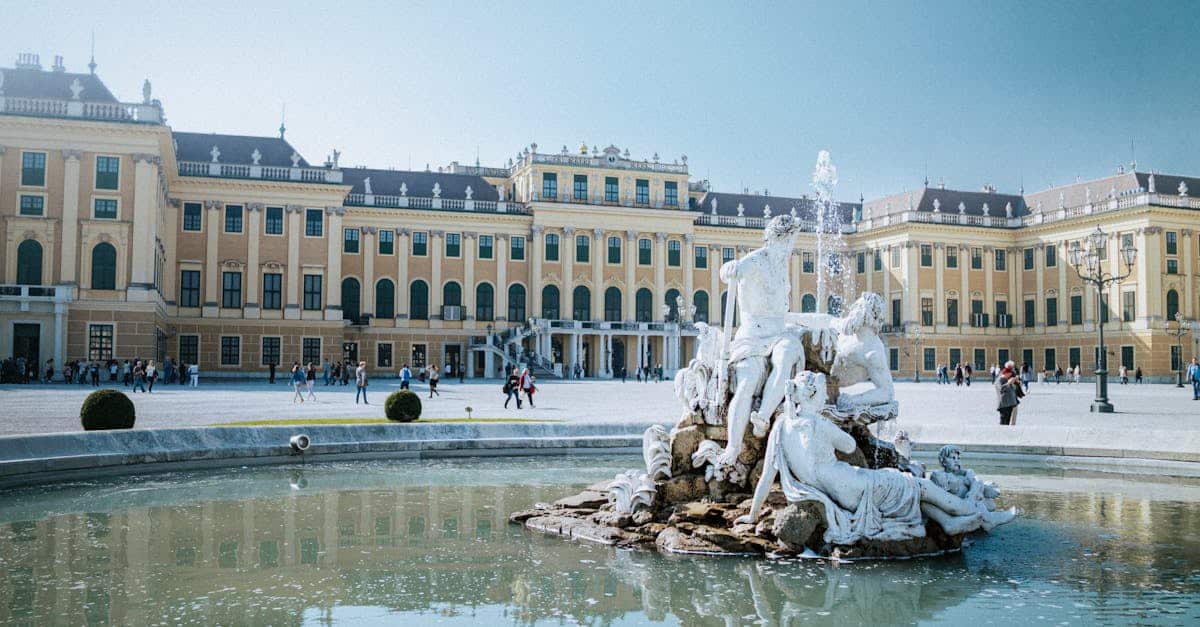 découvrez le royal palace, un chef-d'œuvre architectural alliant histoire et élégance. explorez ses somptueux jardins, admirez ses riches collections artistiques et plongez dans l'univers royal d'un des lieux les plus emblématiques. une expérience inoubliable au cœur du patrimoine culturel.