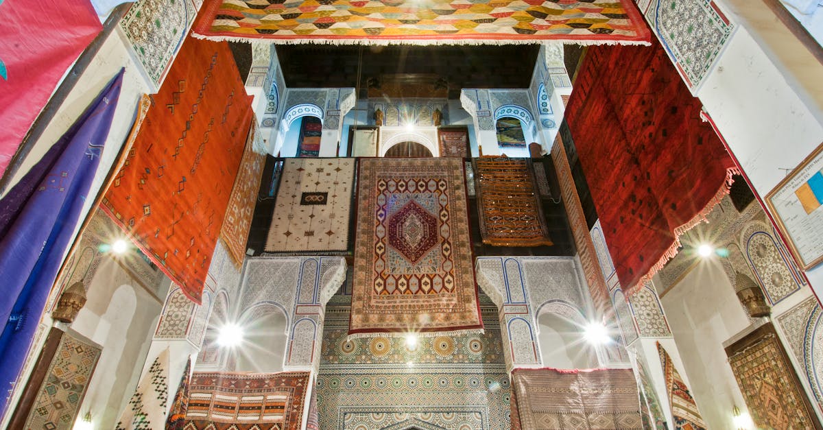 découvrez le marché artisanal, un lieu où la créativité et le savoir-faire se rencontrent. explorez des stands remplis d'œuvres uniques, de produits locaux et de délices faits maison. parfait pour les amateurs d'art et de gastronomie, ce marché vous invite à soutenir les artisans et à vivre une expérience authentique.