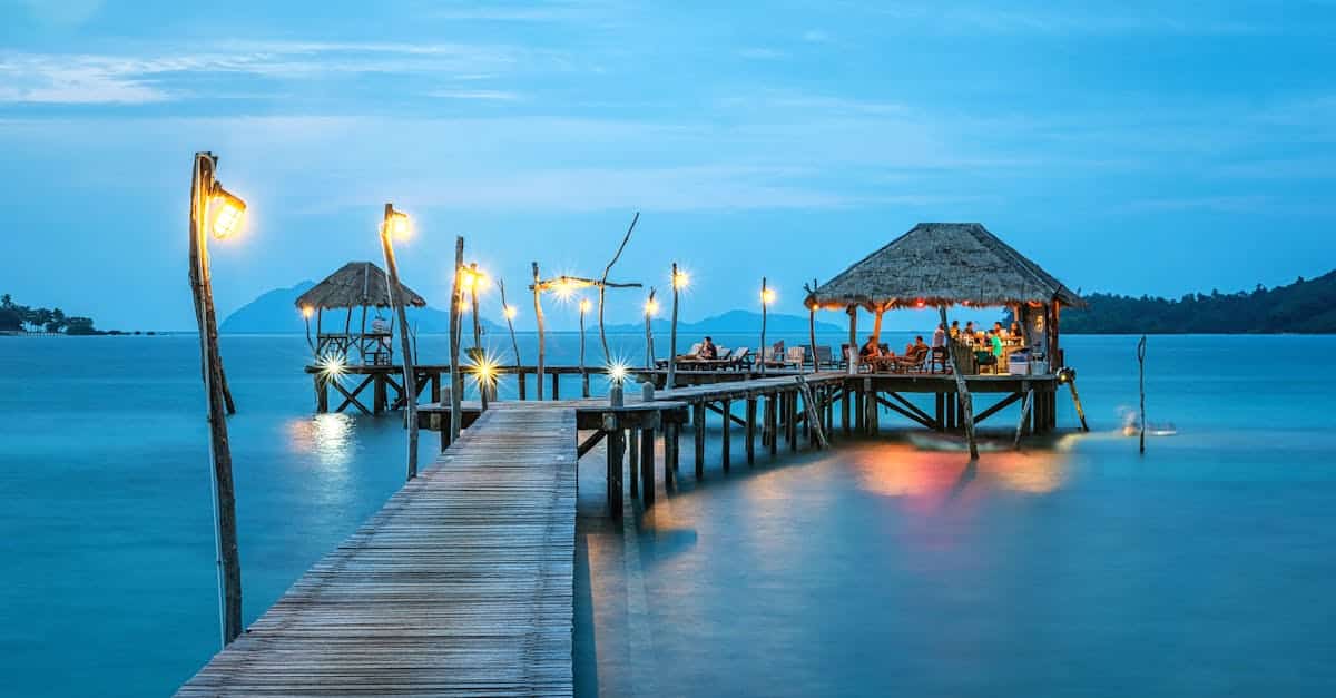 découvrez les plages des caraïbes, un paradis tropical où le sable blanc rencontre des eaux turquoise cristallines. profitez de paysages à couper le souffle, de paysages sous-marins magnifiques et d'activités nautiques excitantes. évadez-vous vers ces destinations de rêve pour des vacances inoubliables au cœur des caraïbes.