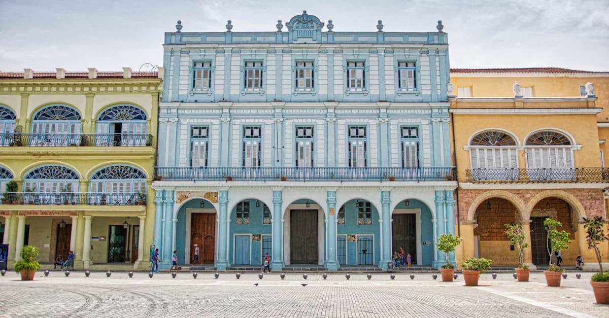 découvrez l'histoire fascinante des villes coloniales, où architecture unique et patrimoine culturel se rencontrent. explorez les témoignages d'un passé colonial et plongez dans l'ambiance de ces lieux chargés d'histoire.