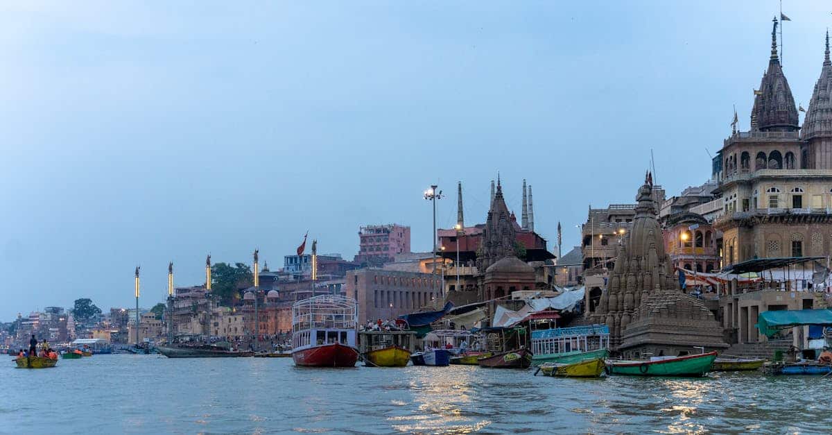 découvrez la beauté et la spiritualité des temples hindous, des lieux sacrés où tradition et architecture s'entremêlent. explorez leur riche histoire, leur signification culturelle, et les rituels qui s'y déroulent, tout en appréciant leur éclat architectural unique.