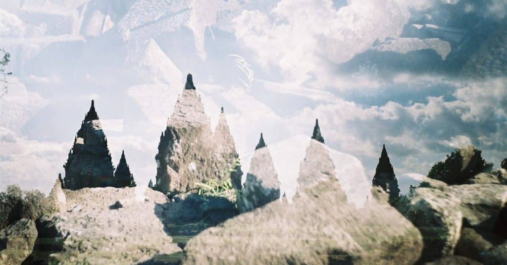 découvrez la beauté et la spiritualité des temples hindous, des lieux de culte majestueux où l'architecture millénaire rencontre la dévotion. explorez leur histoire, leurs rituels et l'importance culturelle qu'ils véhiculent à travers l'inde et au-delà.