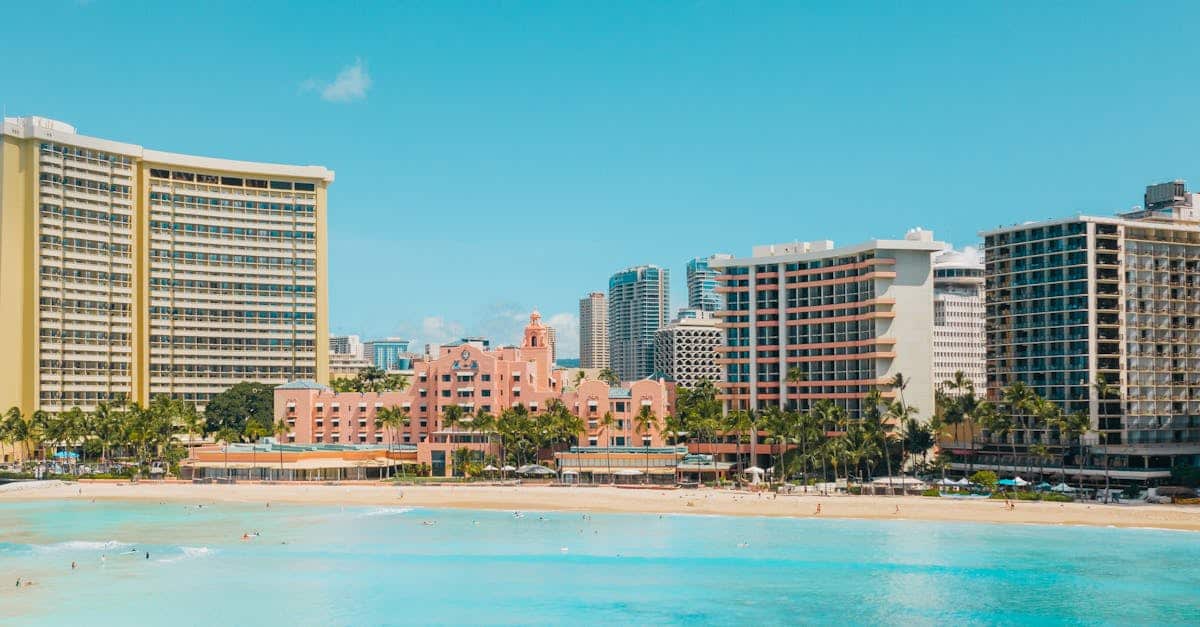 découvrez des resorts de luxe au design exquis, offrant des services personnalisés, des spas relaxants et des expériences inoubliables en pleine nature. évadez-vous dans le raffinement et le confort pour des vacances d'exception.