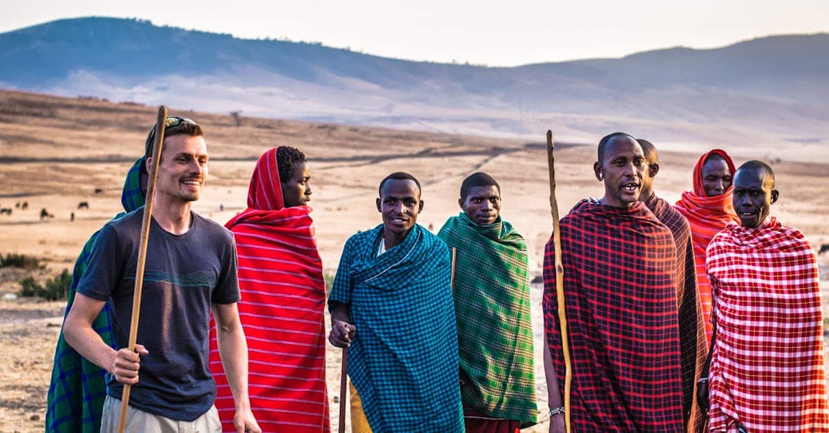 découvrez la culture fascinante des maasai, un peuple emblématique d'afrique de l'est, connu pour ses traditions, son mode de vie unique et ses rituels colorés. plongez dans leur histoire, leur art et leurs coutumes qui continuent de captiver le monde entier.
