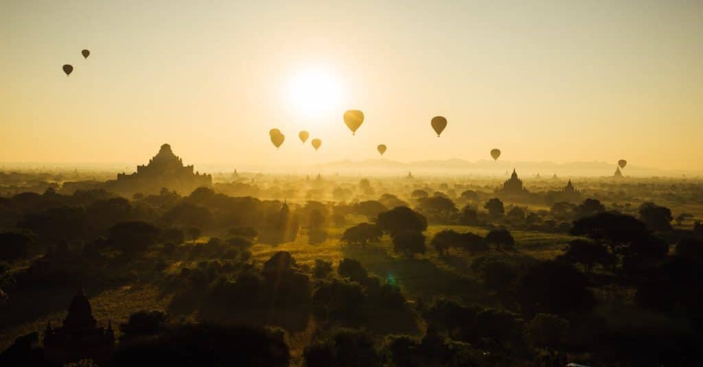 découvrez les temples mystiques, des lieux enchanteurs où les traditions anciennes rencontrent la spiritualité moderne. explorez des sites empreints de magie et de sérénité, et laissez-vous envoûter par l'atmosphère unique qui règne dans ces sanctuaires fascinants.