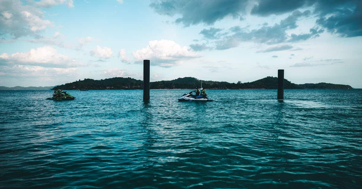 découvrez les plages paradisiaques de phuket, où sable fin et eaux turquoise se rencontrent. profitez d'activités aquatiques, de paysages époustouflants et d'une atmosphère relaxante sur l'île. un véritable coin de paradis pour les amateurs de soleil et de détente.