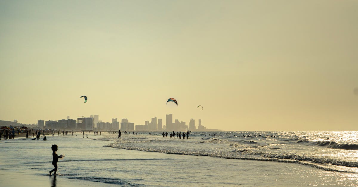 découvrez des plages ensoleillées aux eaux kristallines et au sable doré, où détente et loisirs se rejoignent dans un cadre idyllique. vivez des moments inoubliables sous le soleil!