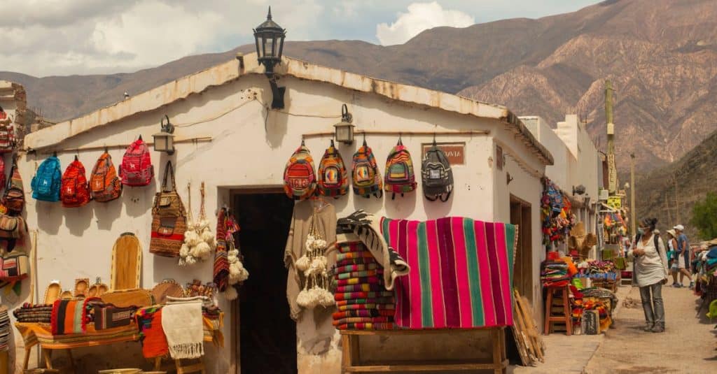 découvrez l'univers des artisans des villages, où tradition et savoir-faire se rencontrent. explorez des créations uniques et authentiques, mettant en avant la richesse du patrimoine artisanal dans chaque coin de france.