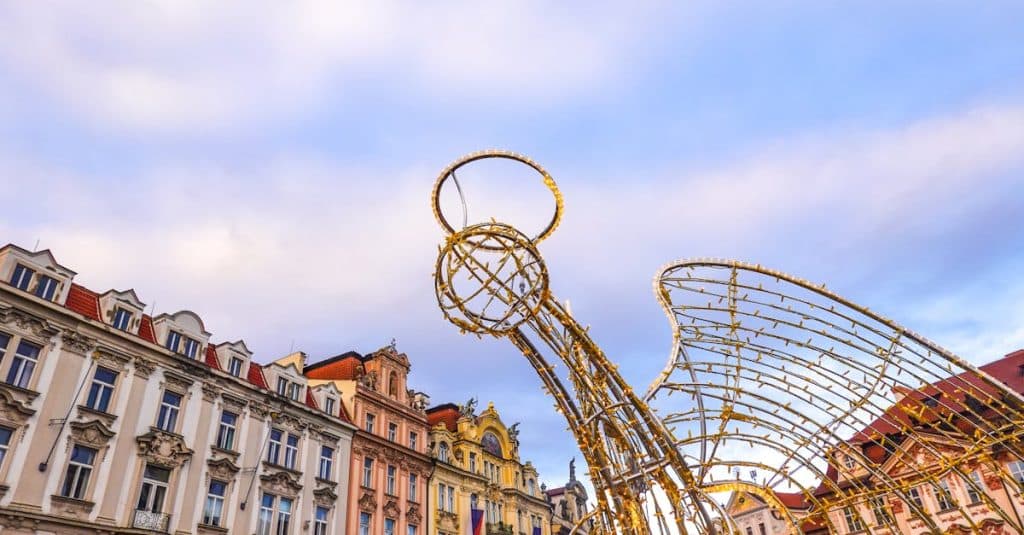 découvrez la magie des marchés de noël, où l'ambiance festive, les lumières scintillantes et les produits artisanaux se conjuguent pour créer des souvenirs inoubliables. parfaits pour des sorties en famille ou entre amis, ces marchés vous plongent dans l'esprit des fêtes avec des spécialités culinaires, des artisanal locales et des animations joyeuses.