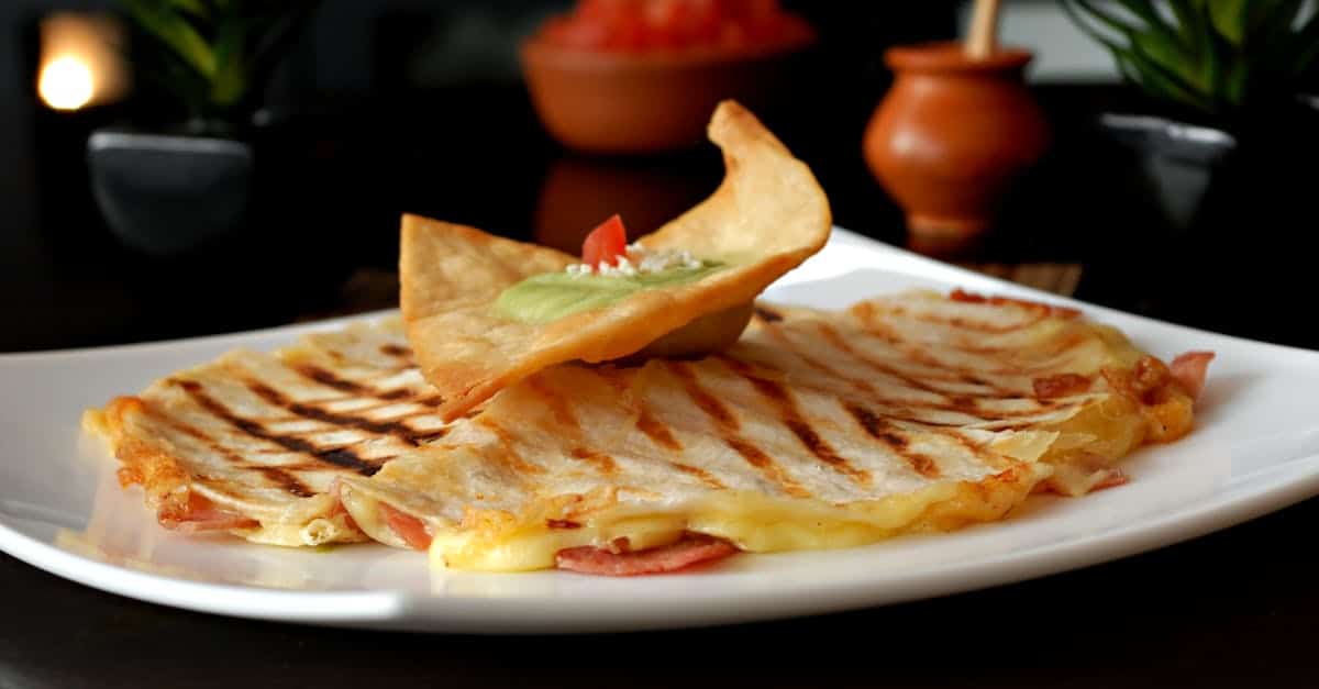 découvrez la richesse de la cuisine créole avec des recettes authentiques et savoureuses. plongez dans un mélange de saveurs épicées et d'ingrédients frais qui célébrent la culture créole. parfait pour les amateurs de gastronomie et ceux en quête de nouvelles expériences culinaires.